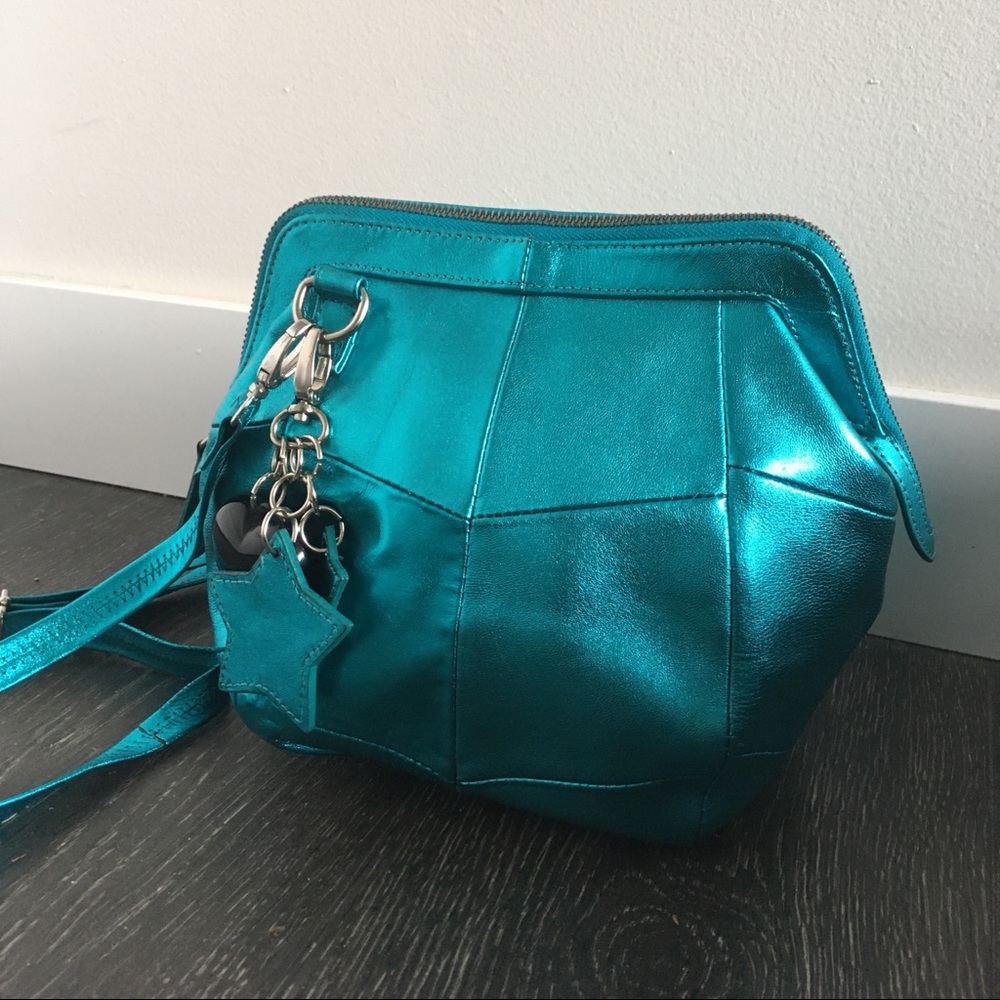 Mellow Yellow metallic blue bag